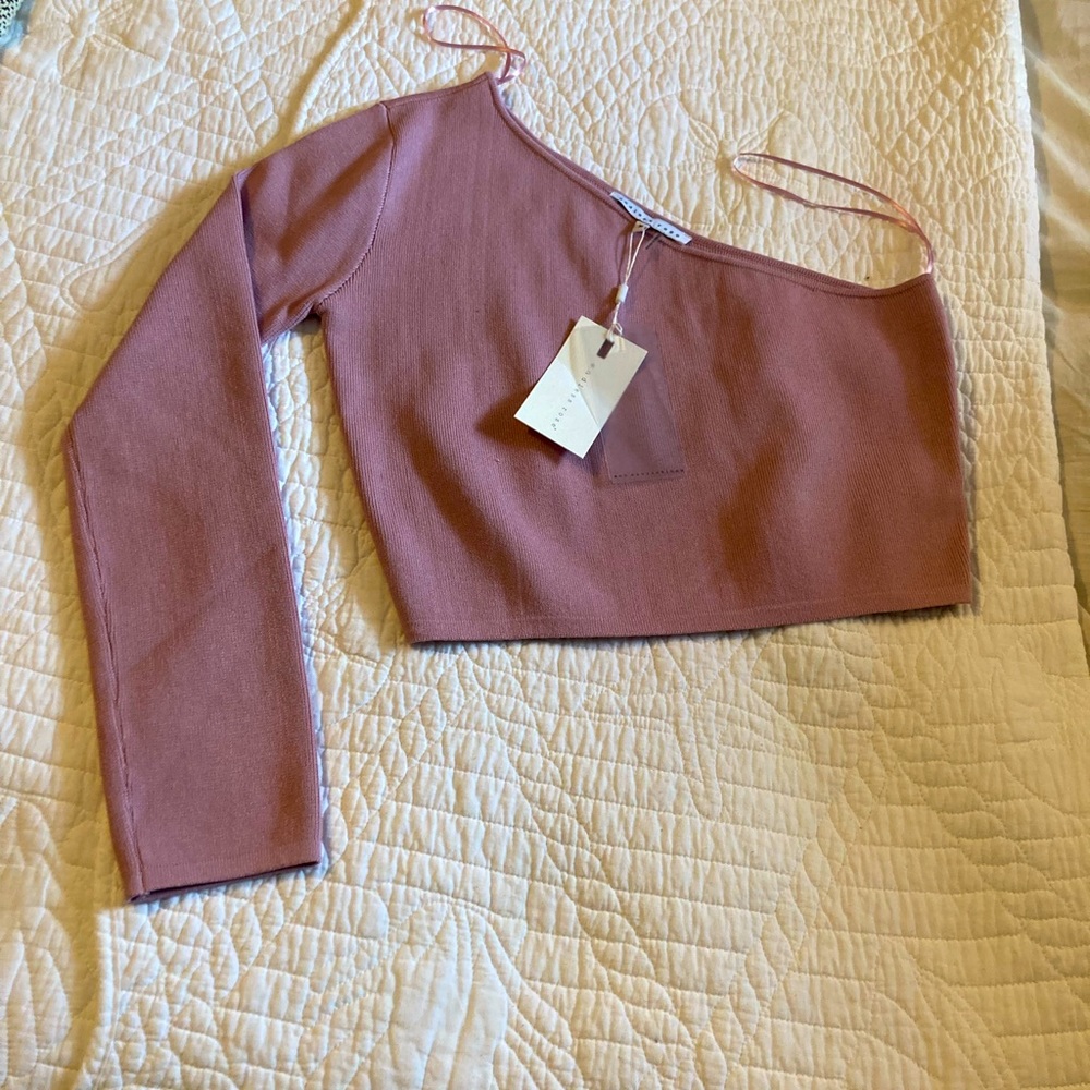 Pinkish/Mauveish  one sleeve crop top!